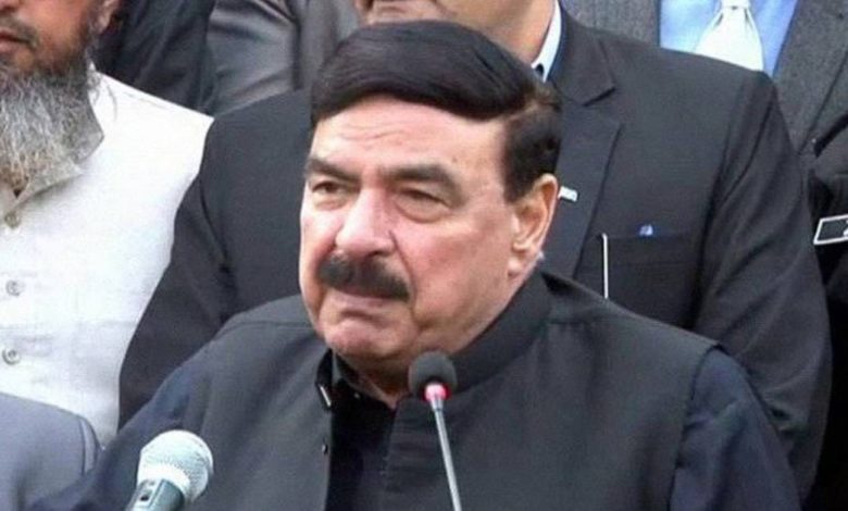Federal Interior Minister Sheikh Rashid's major decision to reform the issuance of passports