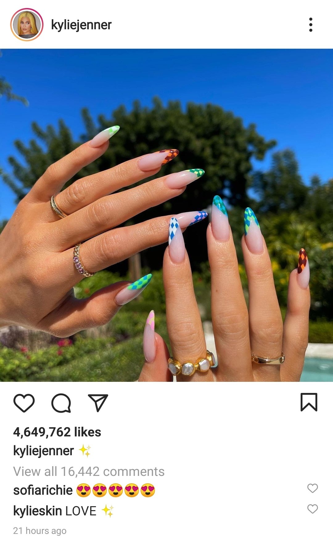 Kylie shared her funky nail art's picture on Instagram